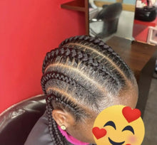 Charger l'image dans la galerie, Tresses cornrows ou Tresses plaquées cornrows
Coiffures en tresses plaquées